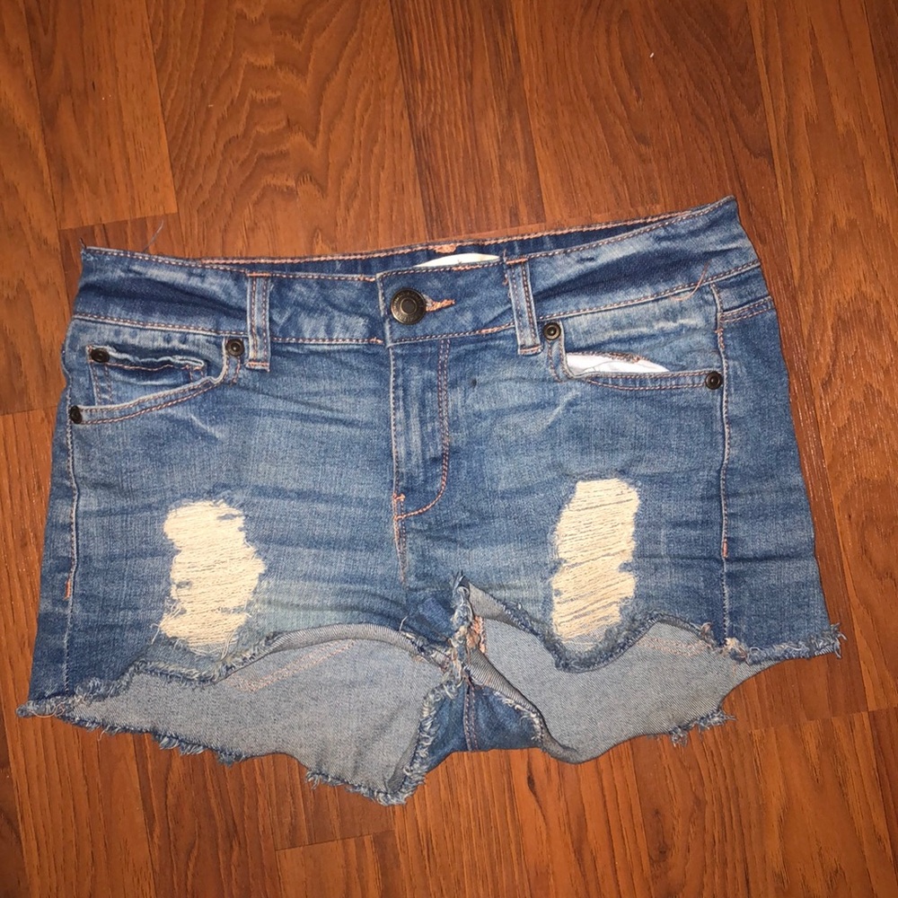 Low rise denim shorts
